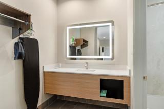 Clarion Pointe Spring - Houston North - 4