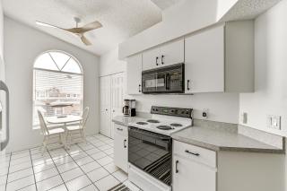 2 Mi to Beaches Bonita Springs Condo with Lanai! - Bonita Springs - 1