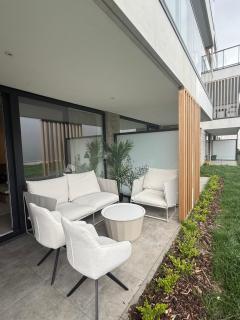 Modern & Bright 2-Bedroom Apartment with Terrace - Wetteren - 2