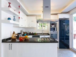 Lavish villa with Turkish Steam Bath - Kalkan - 1