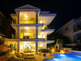 Lavish villa with Turkish Steam Bath - Kalkan - 0