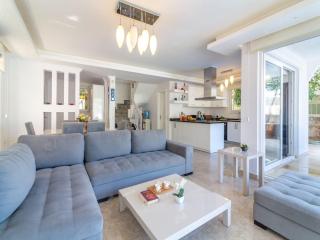 Lavish villa with Turkish Steam Bath - Kalkan - 9
