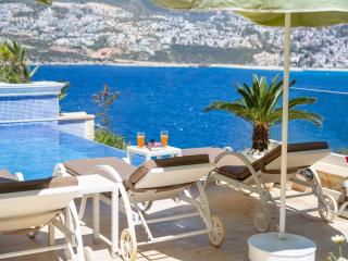 Lavish villa with Turkish Steam Bath - Kalkan - 3