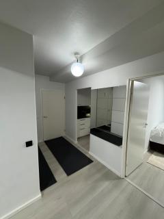 Cozy-15min to airport, free parking - 1