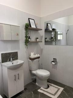 Silverest Sanctuary: Home away from Home - Lusaka - 9