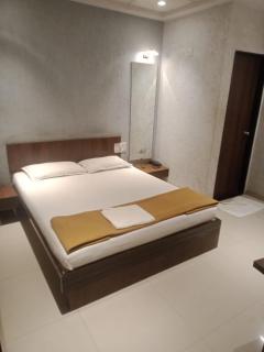Tirupati Residency Hotel surat - Surat - 8
