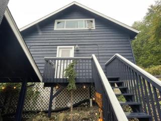 Oceanfront Swiss Home - Shelton - 0