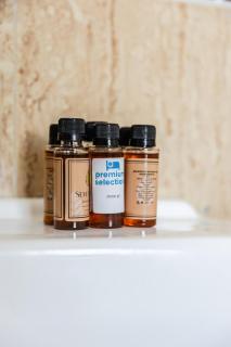 Billy s 4 BDR Apartment by PS - 9