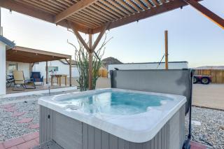 Hikers Paradise Twentynine Palms Home with Deck! - Twentynine Palms - 0