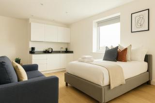 Bright Studio Flat - Walk to River Thames & Kingston Town - Surbiton - 7