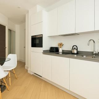 Bright Studio Flat - Walk to River Thames & Kingston Town - Surbiton - 4