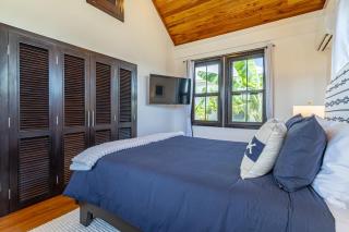 Belizean Serenity and Mistico Beach Club plus Boat Shuttle - 5