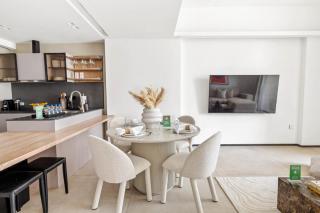 Large 2BR with Work Desk, Pool, Gym and Kids Area - 9