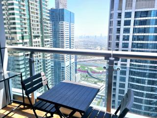 SUNRISE HOMES - Spacious 1BR next to Marina Walk - 4