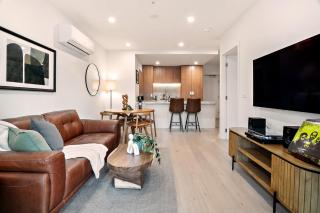 Peaceful Escape with King Bed, Parking and Walk to CBD! - 5