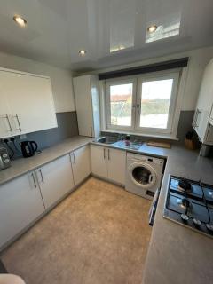3-Bed Apartment Central Greenock - Greenock - 5