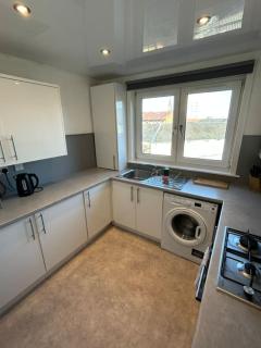3-Bed Apartment Central Greenock - Greenock - 6