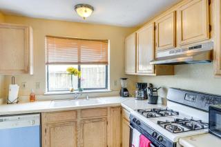 Patio and Mtn Views Family Gem in California City - California City - 1