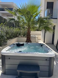 Luxury Apartment PalmView mit Whirlpool und Terrasse - 0