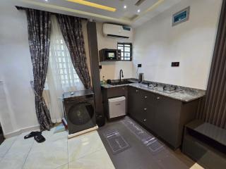 Long Island Apartment N Ride - Lagos - 7