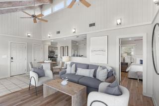 Beach Retreat w Sundeck Golf Cart Bikes Bungalow House by AvantStay - Seacrest - 4