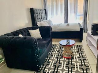 Stylish cozy fully furnished apartment in kiambu with a private pool and mini mart - Nairobi - 0