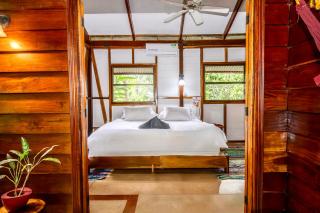 Private Villa with Pool & Heated Jacuzzi, AC, Jungle Garden Near Amenities & Beach - 3