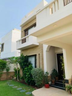 Stylish Rooms For Short Stays - Lahore - 0