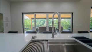 Beaver Lake Retreat with Hot Tub & Game Room - Rogers - 2