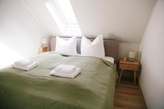 stay-a-while Apartment I Hannah I WLAN, kostenloser Parkplatz, Netflix - 0