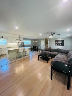 Spacious 4BR by Airport & Shops! - Atlanta - 8
