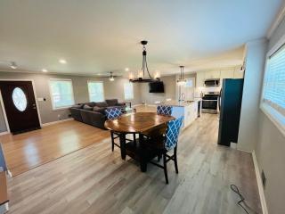 Spacious 4BR by Airport & Shops! - Atlanta - 6