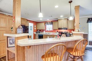 WFH-Friendly Rural and Secluded Gem in Claxton! - 1