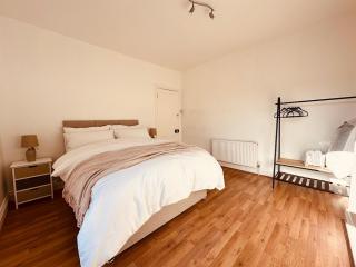Sleeps max 8 people, 4 double beds - 4
