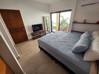 Rooftop pool and beach access - 5