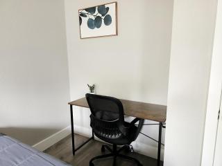 Homey 2BR Home Near DT & Airport - 5