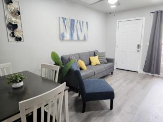 Homey 2br Home Near Dt & Airport - Austin - 6