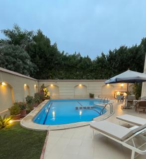 Luxury apartment with private swimming pool and private garden - Madīnat ash Shurūq - 6
