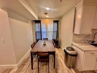 The Trendy Suite - Upgraded 2BR with Luxe Amenities - Paterson - 4