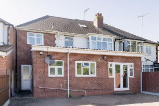 6-Bed House - Sleeps 13 - Families & Contractors - Dudley - 2