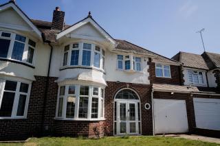 6-Bed House - Sleeps 13 - Families & Contractors - Dudley - 1