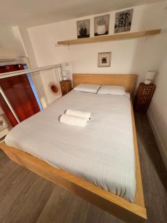 Tranquil Studio with Mezzanine in Carre dOr - 4