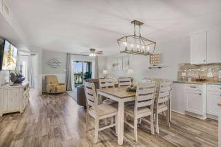 Lagoon Landing 202- Beautifully decorated condo with balcony & pool steps to beach & lagoon - Gulf Shores - 0