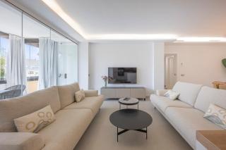 Splendid 3-BR Apartment Just 3 Minutes from the Beach - Marbella - 2