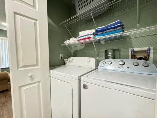 1307 Comfortable 3-Bedroom Townhome at Regal Palms - 7