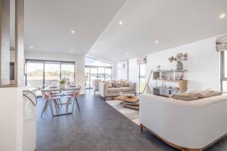 Racecourse Marina Lodge, Hot tub, Gated Parking - Windsor - 8