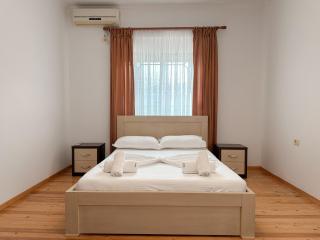Family Hotel Haruni - 9