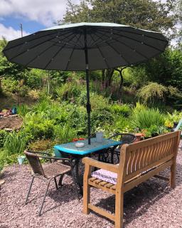 Streamside cottage - - 6