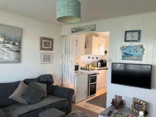 Lovely Chalet Nearby Hemsby Beach In Norfolk Ref 83070S - 8
