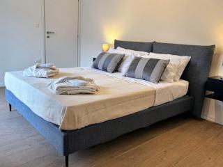 The East Village House - Verona - 8